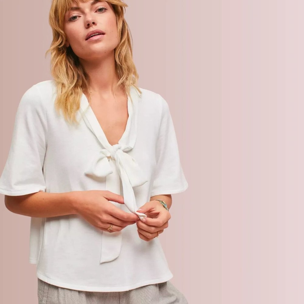 Eri + Ali Anthropologie Tie-Front V-Neck Tee in White size XS